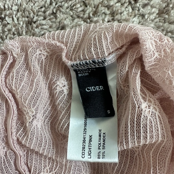 Cider Light Pink Lace Top - Picture 2 of 2